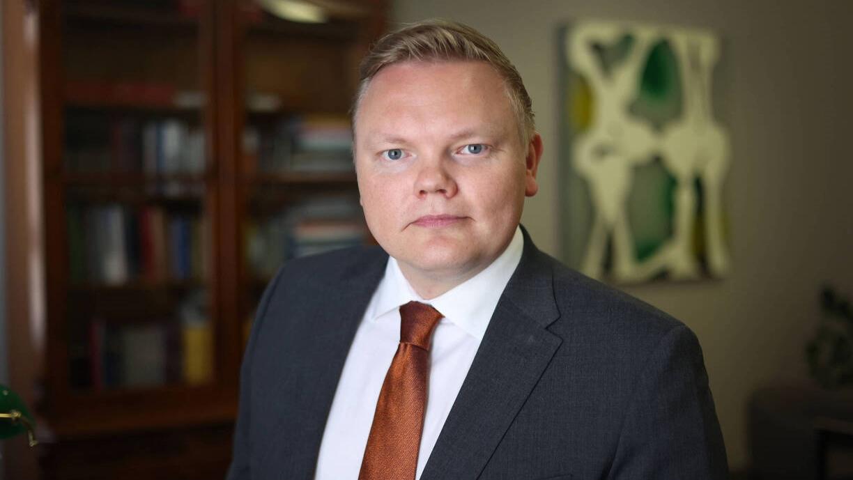 Ministeri Antti Kurvinen.