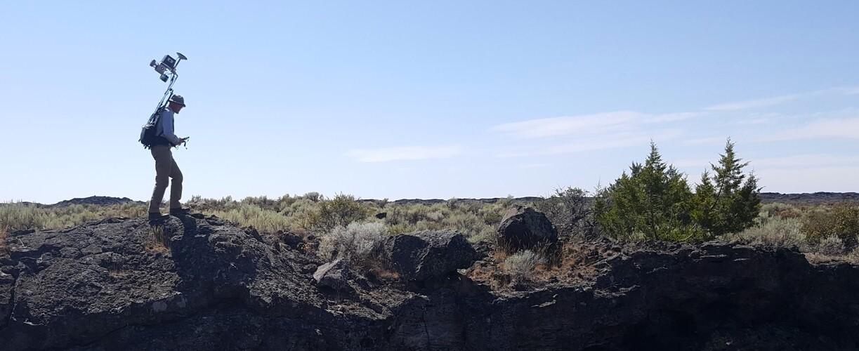 Laserkeilausreppu käytössä Craters of the Moon National Parkissa, Idahossa Yhdysvalloissa.