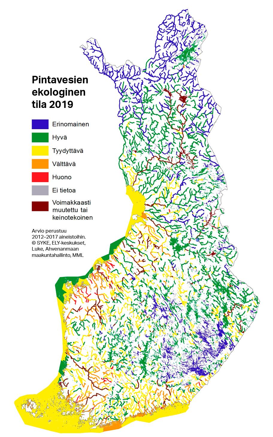 Suomen kartta, johon on piirretty vesialueet ja annettu kullekin niiden pintavesien ekologista tilaa symboloiva väri. Eri värit ovat vaihtelevasti edustettuina koko Suomen alueella.