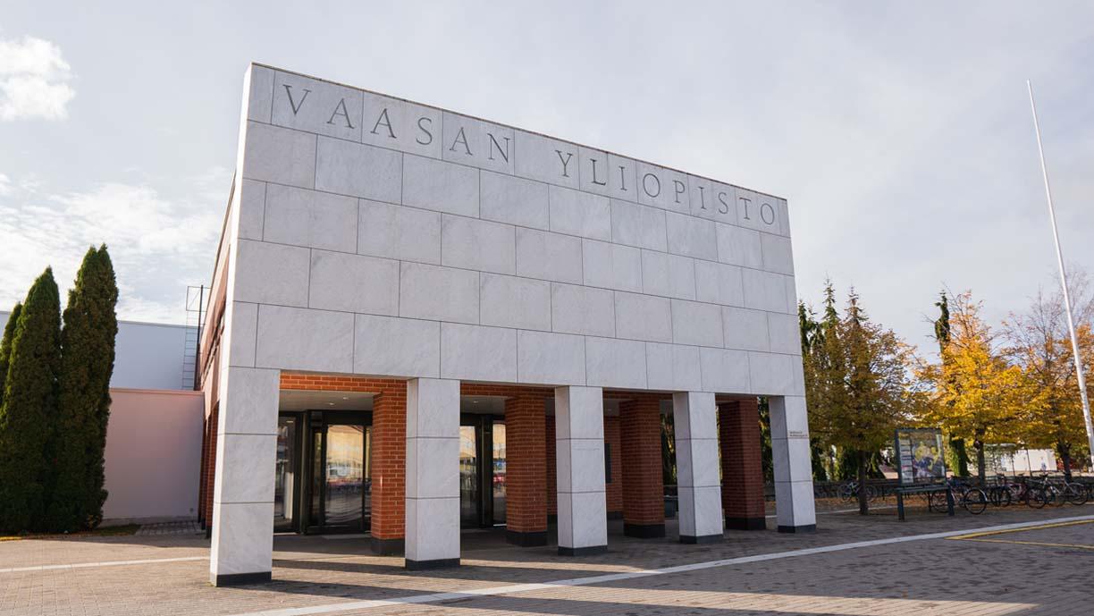 Vaasan yliopiston julkisivua.
