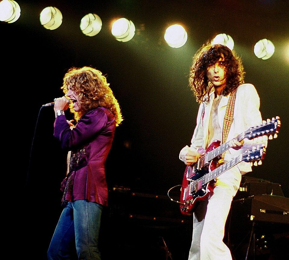 Led Zeppelin keikalla vuonna 1977.